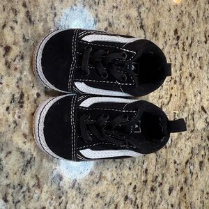 GUC Vans Infant Old Skool Crib Shoes Black and White